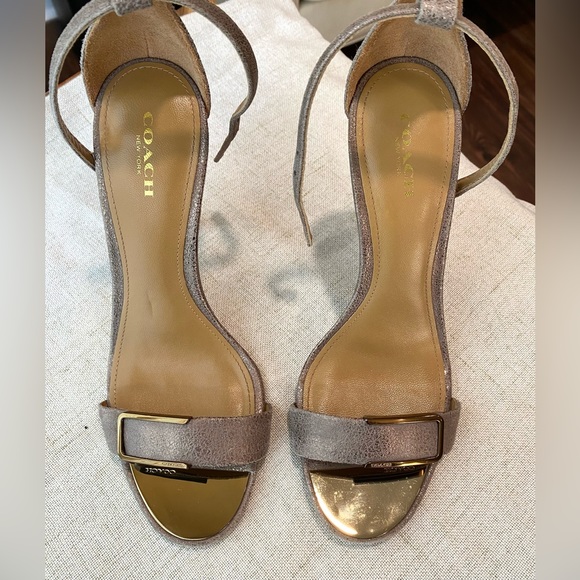 Coach Hampton Y2K Taupe with Brass detailing Ankle Strap Heel size 7.5 B - Picture 2 of 5